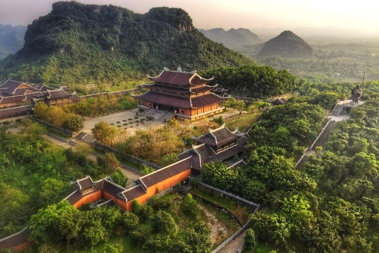 Tour Hoa Lư - Tam Cốc - Hang Múa - Bái Đính - Tràng An 2 Ngày 1 Đêm